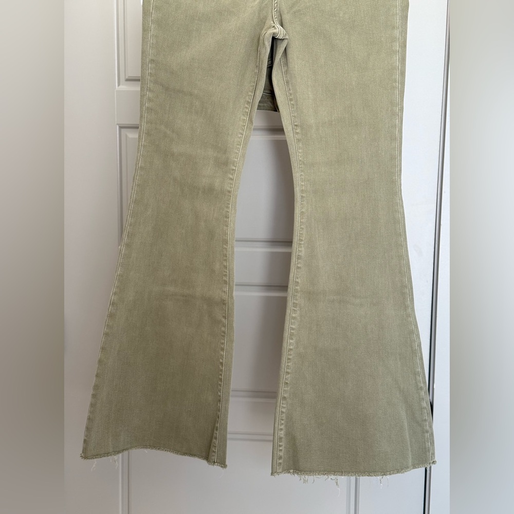 High-rise flare size 30